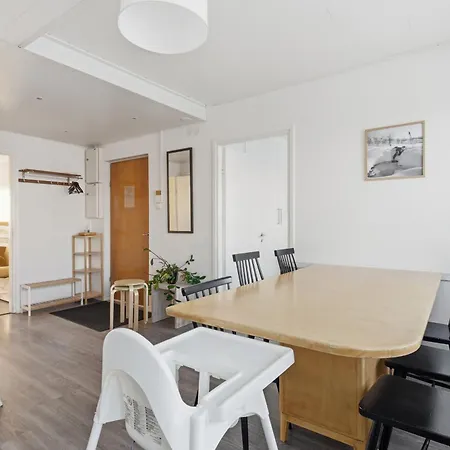 Family-friendly Top-floor In The Center Lägenhet Rovaniemi